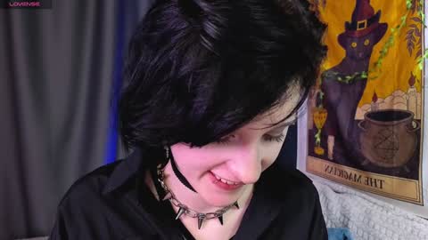 Snapshot of dark_vamp_ chatting on 01.23.25 Vamp online show from 01.23.25