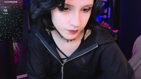 Snapshot of dark_vamp_ chatting on 01.30.25 Vamp online show from 01.30.25