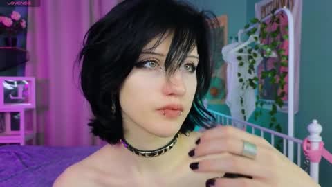 Snapshot of dark_vamp_ chatting on 02.05.25 Vamp online show from 02.05.25