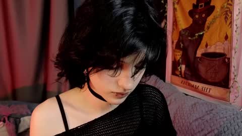 Snapshot of dark_vamp_ chatting on 02.07.25 Vamp online show from 02.07.25