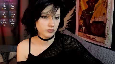 Snapshot of dark_vamp_ chatting on 02.08.25 Vamp online show from 02.08.25