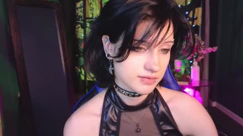 Snapshot of dark_vamp_ chatting on 02.10.25 Vamp online show from 02.10.25