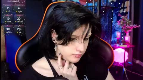 Snapshot of dark_vamp_ chatting on 02.14.25 Vamp online show from 02.14.25