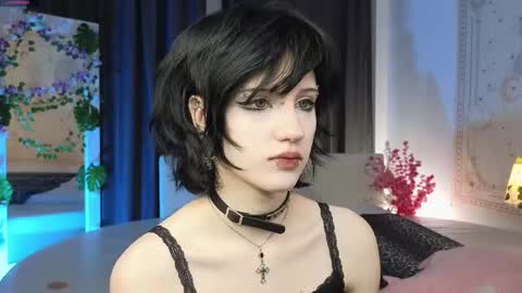 Snapshot of dark_vamp_ chatting on 03.01.25 Vamp online show from 03.01.25