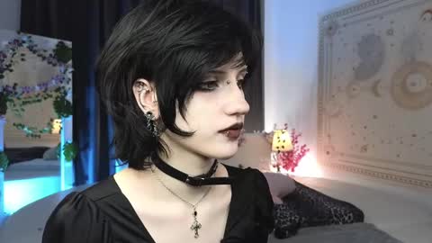 Snapshot of dark_vamp_ chatting on 03.02.25 Vamp online show from 03.02.25