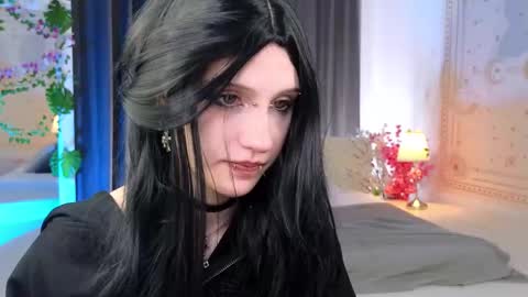 Snapshot of dark_vamp_ chatting on 03.04.25 Vamp online show from 03.04.25