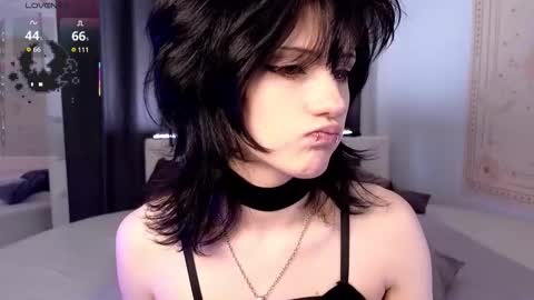 Snapshot of dark_vamp_ chatting on 09.15.25 Vamp online show from 09.15.25