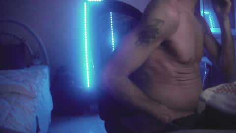 Snapshot of darkdance chatting on 02.02.25 freak soul online show from 02.02.25