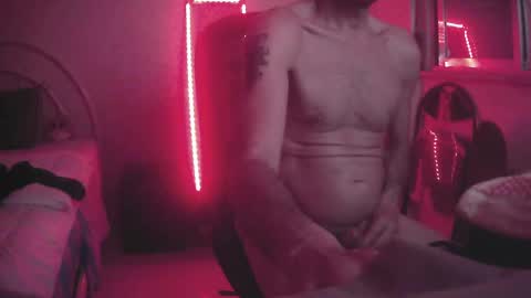 Snapshot of darkdance chatting on 02.16.25 freak soul online show from 02.16.25