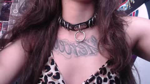 Snapshot of darkness_joones chatting on 02.10.25 Darkness online show from 02.10.25