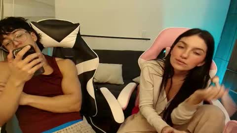 darkpleasuress online show from 11.06.25