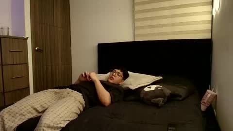 darkpleasuress online show from 03.10.26