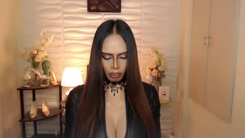 Snapshot of darksoul_mistress chatting on 12.16.24 HAPPY BIRTHDAY MISTRESS MADRIANA online show from 12.16.24