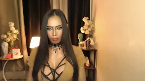 Snapshot of darksoul_mistress chatting on 02.24.25 HAPPY BIRTHDAY MISTRESS MADRIANA online show from 02.24.25