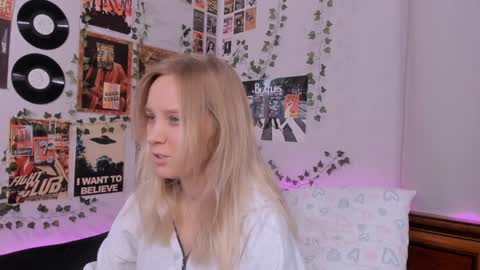 Snapshot of darleneferran chatting on 12.16.24 lina online show from 12.16.24
