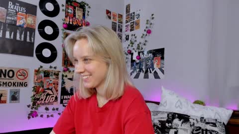 Snapshot of darleneferran chatting on 01.14.25 lina online show from 01.14.25