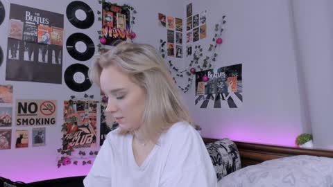 Snapshot of darleneferran chatting on 01.23.25 lina online show from 01.23.25