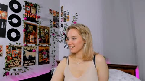 Snapshot of darleneferran chatting on 01.29.25 lina online show from 01.29.25