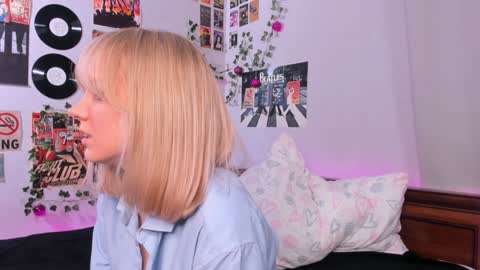 Snapshot of darleneferran chatting on 02.08.25 lina online show from 02.08.25
