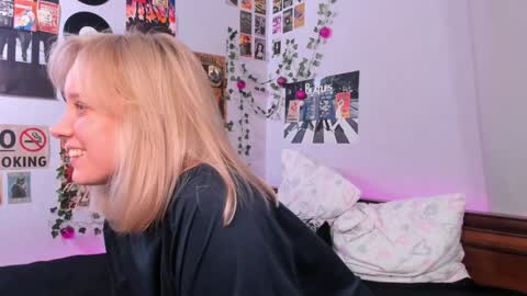 Snapshot of darleneferran chatting on 02.09.25 lina online show from 02.09.25