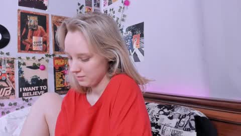 Snapshot of darleneferran chatting on 02.21.25 lina online show from 02.21.25