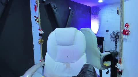 Darling online show from 12.22.24