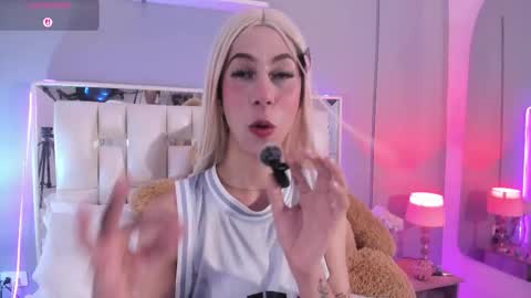 darlyn_tenderhot__ online show from 11.18.25