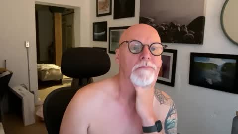 Snapshot of darre1966 chatting on 06.21.26 darre1966 online show from 06.21.26
