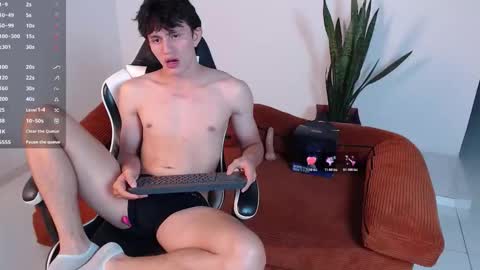 Snapshot of darrencolleen chatting on 02.09.26 darrencolleen online show from 02.09.26