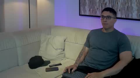 Snapshot of dash_bukoski chatting on 02.04.26 Dash online show from 02.04.26