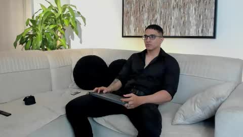 Snapshot of dash_bukoski chatting on 02.13.26 Dash online show from 02.13.26