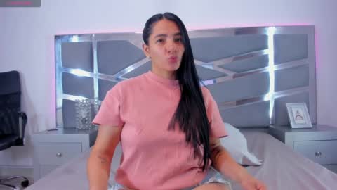 Snapshot of dashafoxxx chatting on 01.22.25 Dasha Foxxx online show from 01.22.25