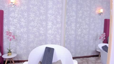 Snapshot of dashanovikov chatting on 01.28.25 Dasha online show from 01.28.25