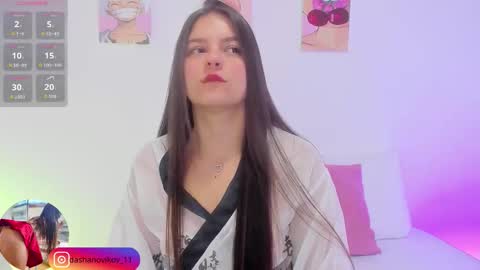 Snapshot of dashanovikov chatting on 10.15.25 Dasha  online show from 10.15.25