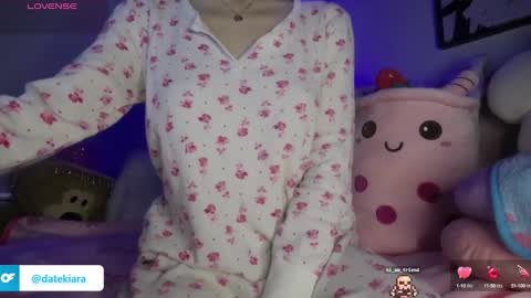 Snapshot of datekiara chatting on 12.28.24 Kiara online show from 12.28.24