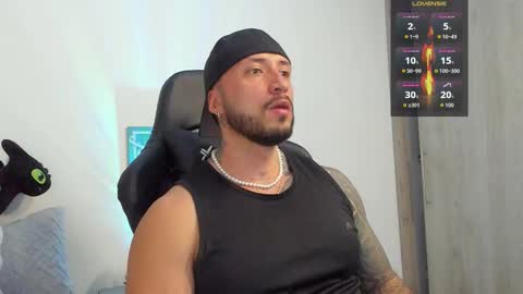 Snapshot of dave_max93 chatting on 10.15.25 DAVE MAX online show from 10.15.25