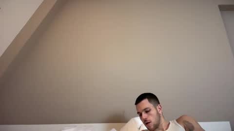 Snapshot of daveandben chatting on 02.08.25 DaveAndBen online show from 02.08.25