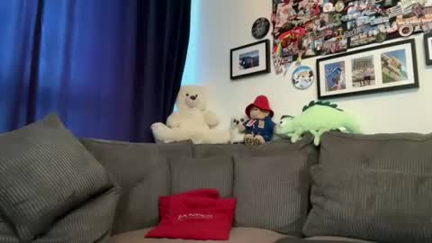 Snapshot of daveandben chatting on 10.04.25 DaveAndBen online show from 10.04.25