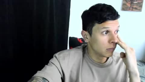 Snapshot of davebroww chatting on 03.08.25 Dave Brown online show from 03.08.25