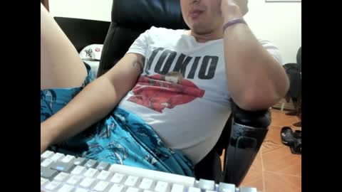 Snapshot of david_2789 chatting on 01.01.25 David online show from 01.01.25