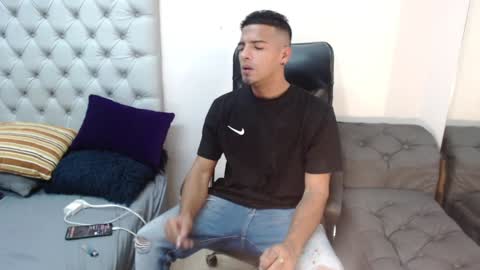 Snapshot of david_bandercock chatting on 12.29.24 david_bandercock online show from 12.29.24