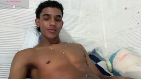 Snapshot of david_hot44 chatting on 02.22.26 david_hot44 online show from 02.22.26