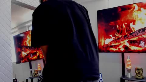 Hey im David that loves to explore and speak their fantasies. Very open talktative and nice. Feel free to chat with me online show from 01.17.25