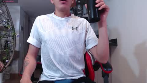 Snapshot of david_savage_ chatting on 10.11.25 david online show from 10.11.25