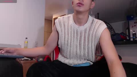 Snapshot of david_savage_ chatting on 10.16.25 david online show from 10.16.25