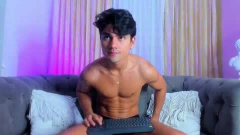 Snapshot of davidaponte017 chatting on 12.30.24 davidaponte online show from 12.30.24