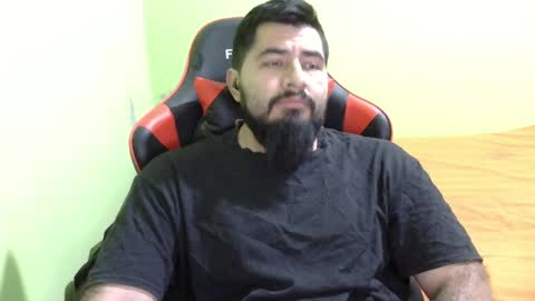 Snapshot of daviddelz chatting on 12.13.24 David online show from 12.13.24