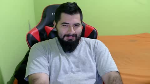 Snapshot of daviddelz chatting on 12.14.24 David online show from 12.14.24