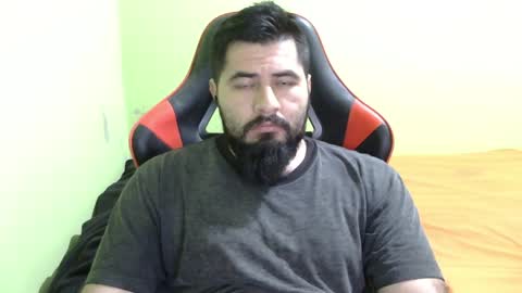 Snapshot of daviddelz chatting on 12.16.24 David online show from 12.16.24