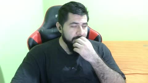 Snapshot of daviddelz chatting on 02.19.25 David online show from 02.19.25